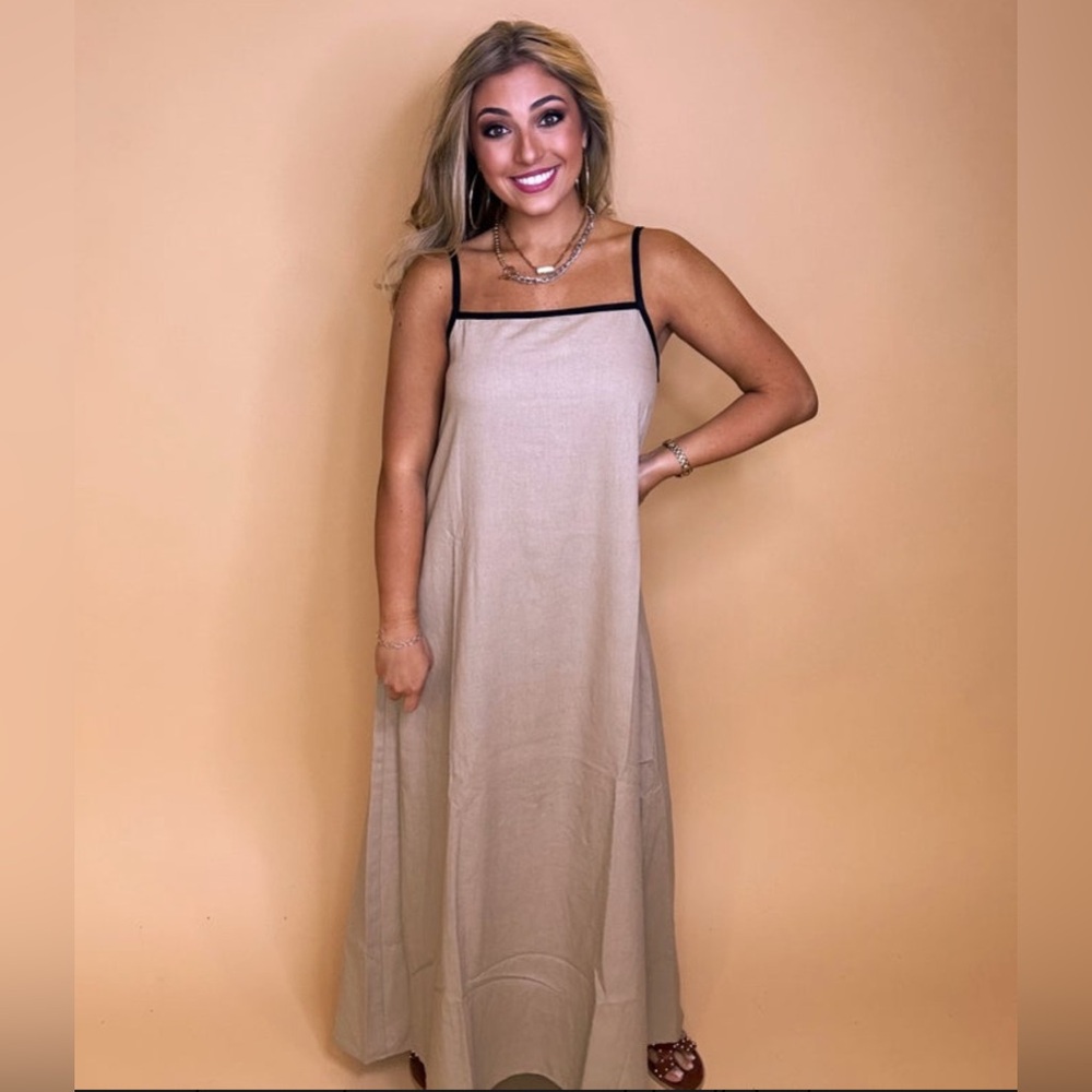 NWT GiGiO Beige Maxi Dress
